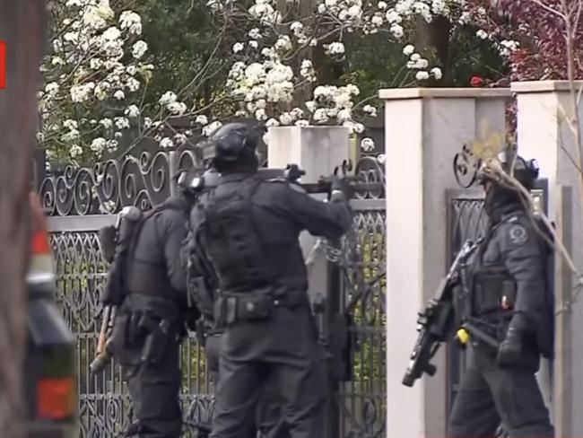 A siege underway in one of Adelaide’s most affluent suburbs as part of an investigation into a house break-in. Police descended on a Glen Osmond house, just after 2pm on Friday after investigations to the eastern suburbs property. But when officers arrived at the Elinor Tce property, located near Seymour College, the suspect refused to surrender. Picture: Picture: 7 NEWS