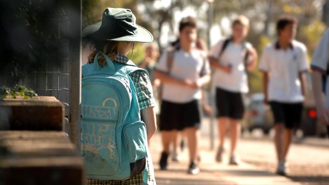 A woman allegedly tried to steal a 4yo child from Robina Train Station ...