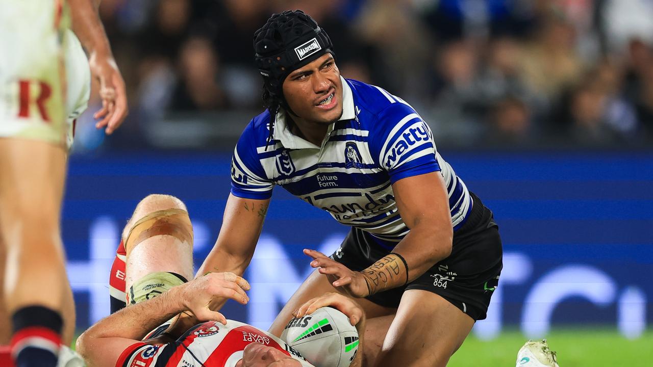 NRL live: Burton’s boot causes chaos as Bulldogs bite back