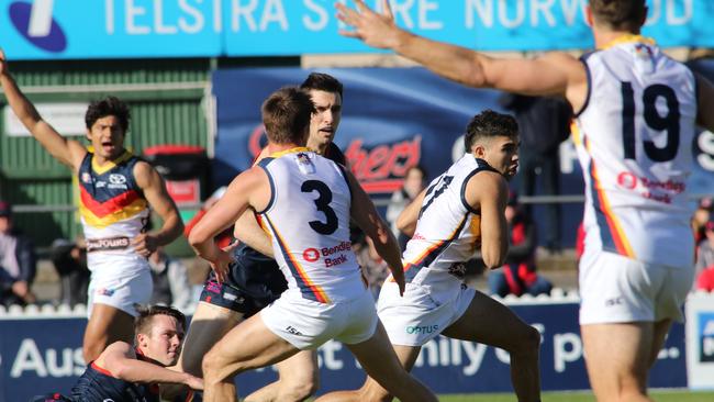 Matt Wright, right, puts his hand up for a spot in the finals. Picture: Russell Millard/AAP