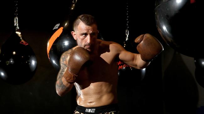 Wollongong fighter Alex Volkanovski is challenging for the UFC featherweight title in Las Vegas next month. Picture: Toby Zerna