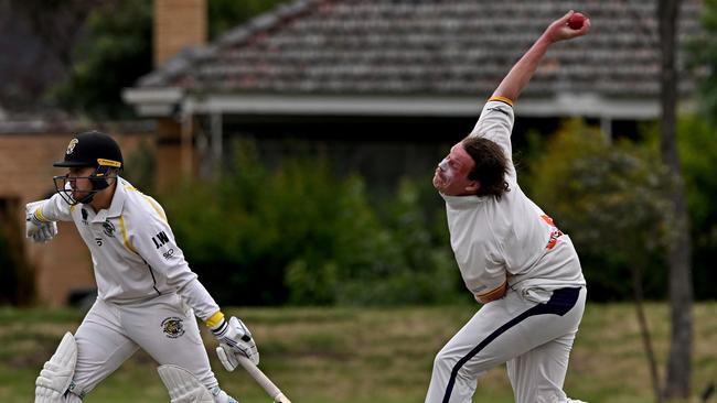 Druids’ Nathan Johnson bends his back. Picture: Andy Brownbill