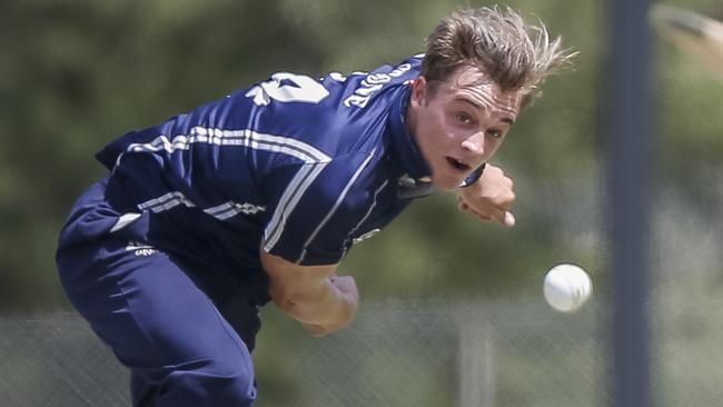 Carlton bowler Xavier Crone. Picture: Valeriu Campan