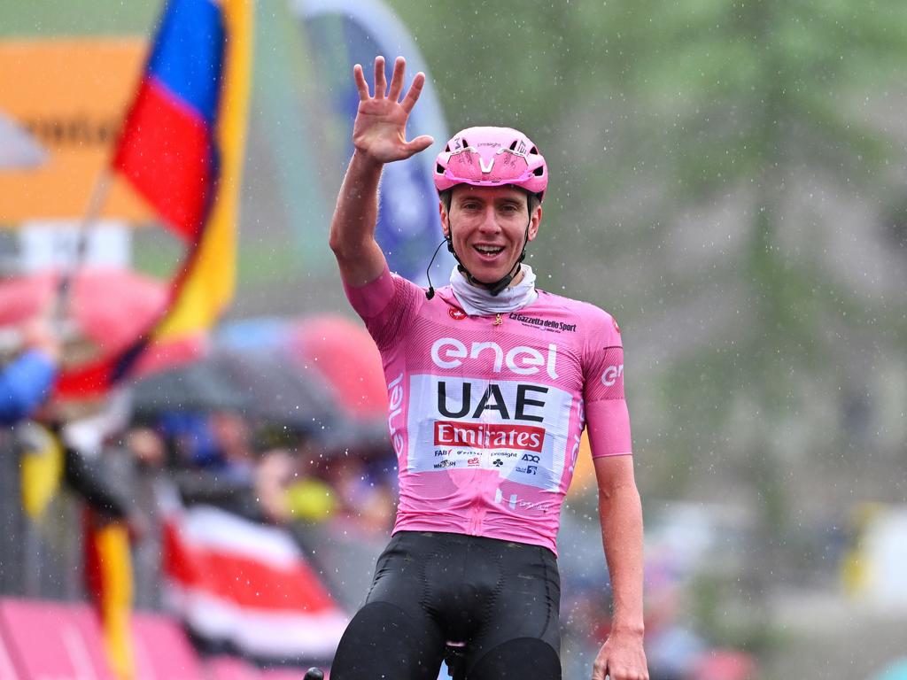 Aussie Star Criticizes Giro Organizers as Riders Protest Snow Conditions