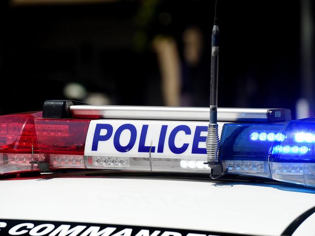 18/11/15 SA Police car lights picture: Roy VanDerVegt