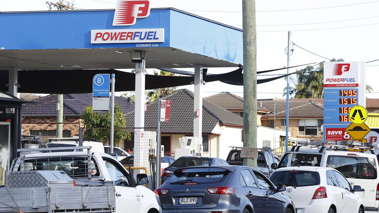 Traffic queues bank up almost a kilometre up Blaxcell St. Picture: John Appleyard