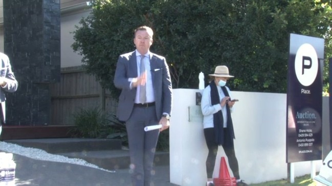 Replay: Brisbane house auctions - 59A Raven Street, Camp Hill