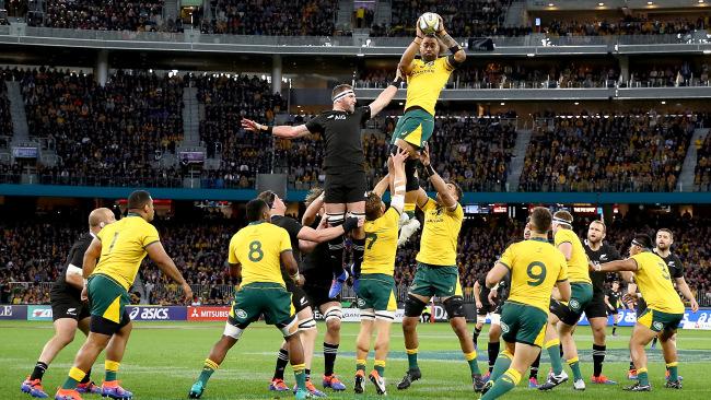 Lukhan Salakaia-Lotu dominates the lineout. Picture: Cameron Spencer/Getty Images