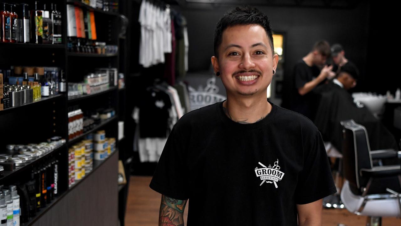 Conspiracy theorists Groom barber shop tackle coronavirus at