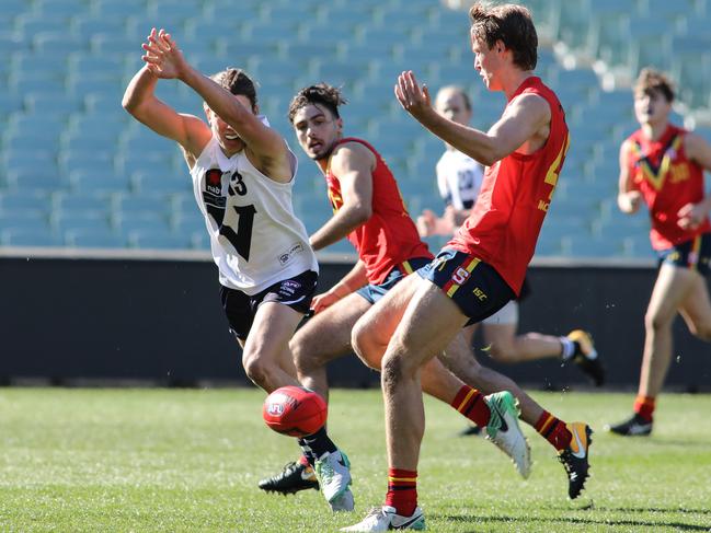 ADV Sport:    SA v VIC COUNTRY U18s AFL#Not to be used by other media outlets without the Advertiser's permission# Jack Lukosius at Adelaide Oval Sunday, June 17, 2018. (AAP Image/Russell Millard) NO ARCHIVING