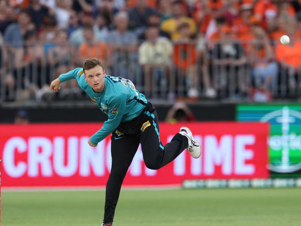 Matt Kuhnemann bowls in last season’s BBL final. Picture: Trevor Collens