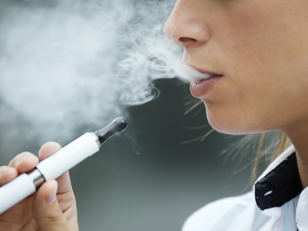 Vaping Electronic cigarettes may contain nicotine poo