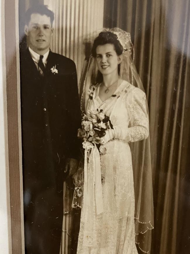 Maureen Stanfield and her husband John 'Jack' Stanfield married in June 1945, before travelling the Australian outback as drovers and welcoming four children together.