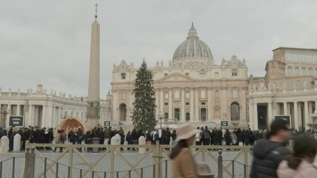 Mourners Pay Tribute To Former Pope Benedict XVI | News.com.au ...