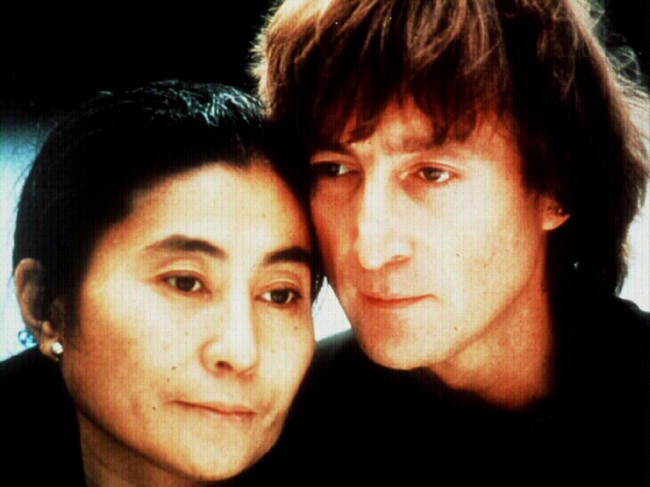 British singer John Lennon (r) with Yoko Ono (l).
