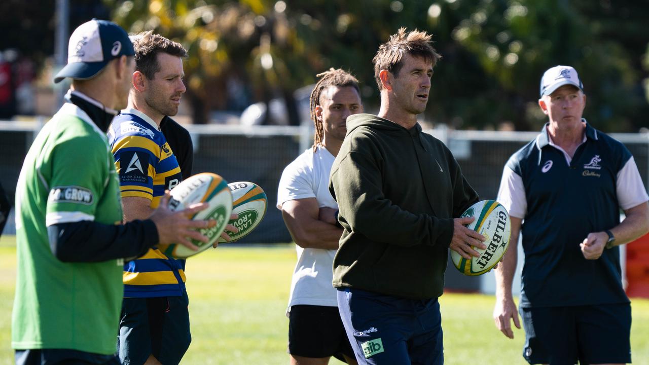 NRL legend Andrew Johns offered some advice at Wallabies training. Picture: Julius Dimataga/RugbyAU Media