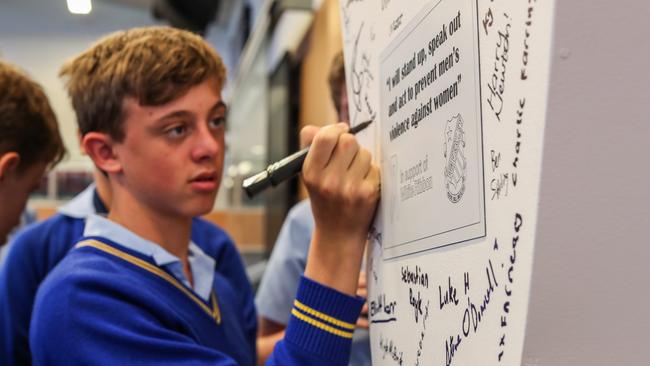 Waverley College students take part in White Ribbon Day.