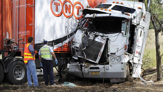 Man Dies After Trucks Collide On Hume Freeway, Baddaginnie | Herald Sun