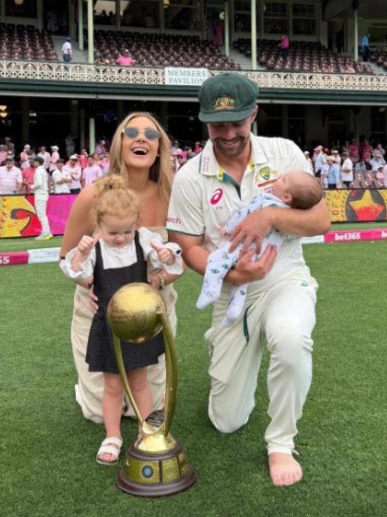 Travis Head celebrates with his family on the SCG.