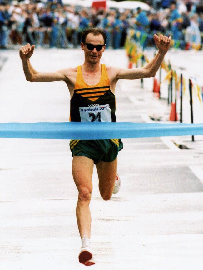 Steve Moneghetti with his win in 1994