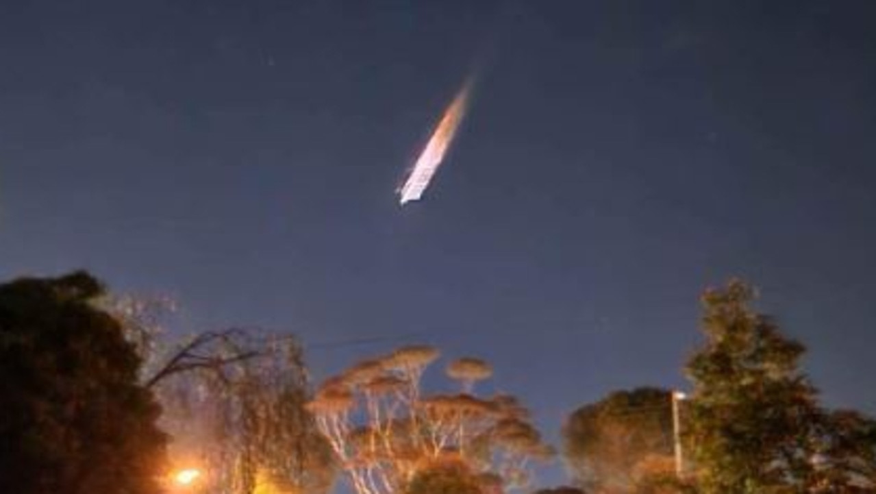 The burning space junk was seen over Melbourne. Picture: @peachteagamer/ Twitter X
