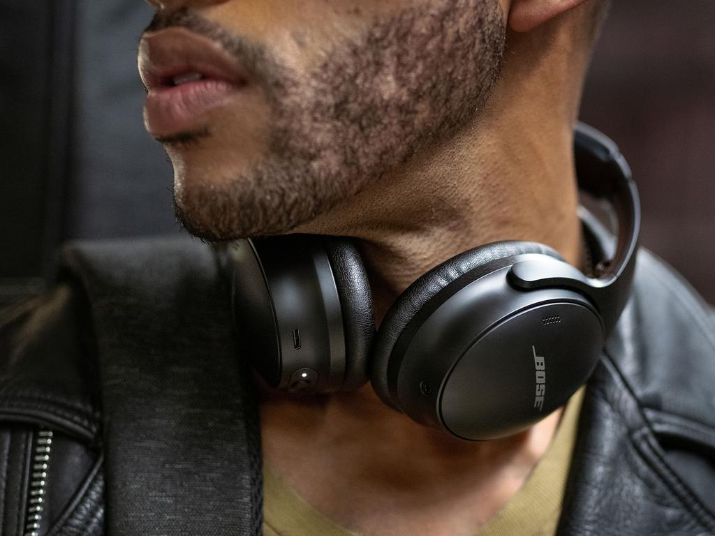 Get 42 per cent off Bose Noise Cancelling Headphones at Amazon.