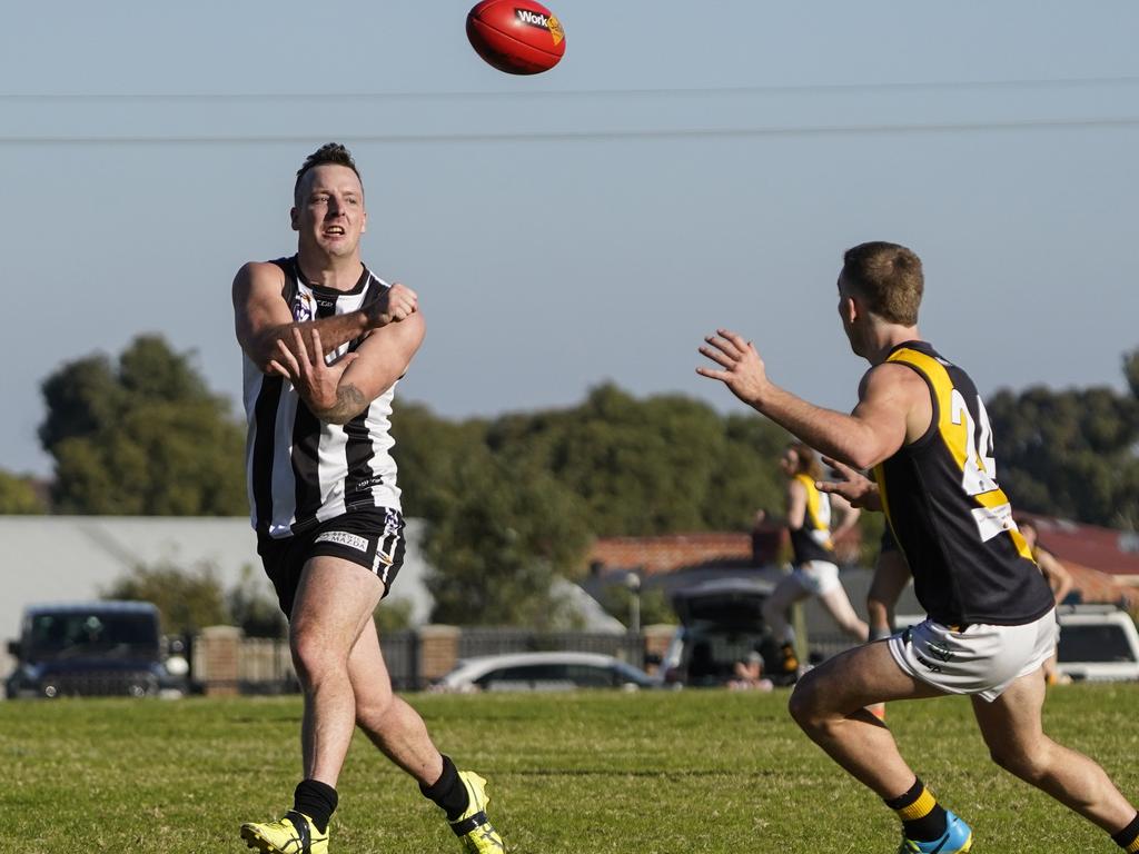 AFL Outer East: Olinda Ferny Creek boosts its fortunes with a win over  Cranbourne