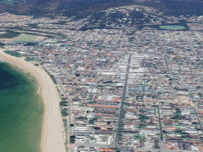 Aerial view of Umina Beach. Google Maps.