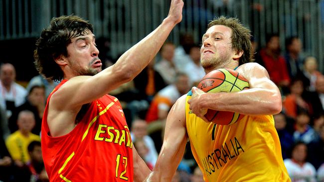 Joe Ingles turns it on at the London Olympics.