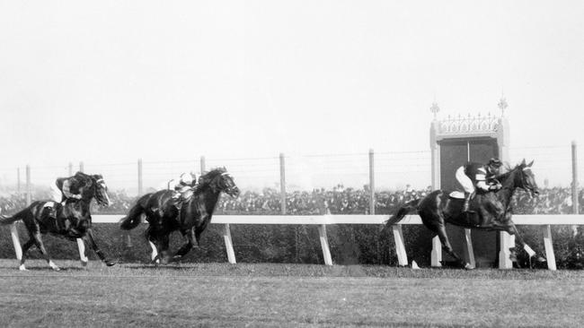 Phar Lap winning the 1939 Derby at Flemington.