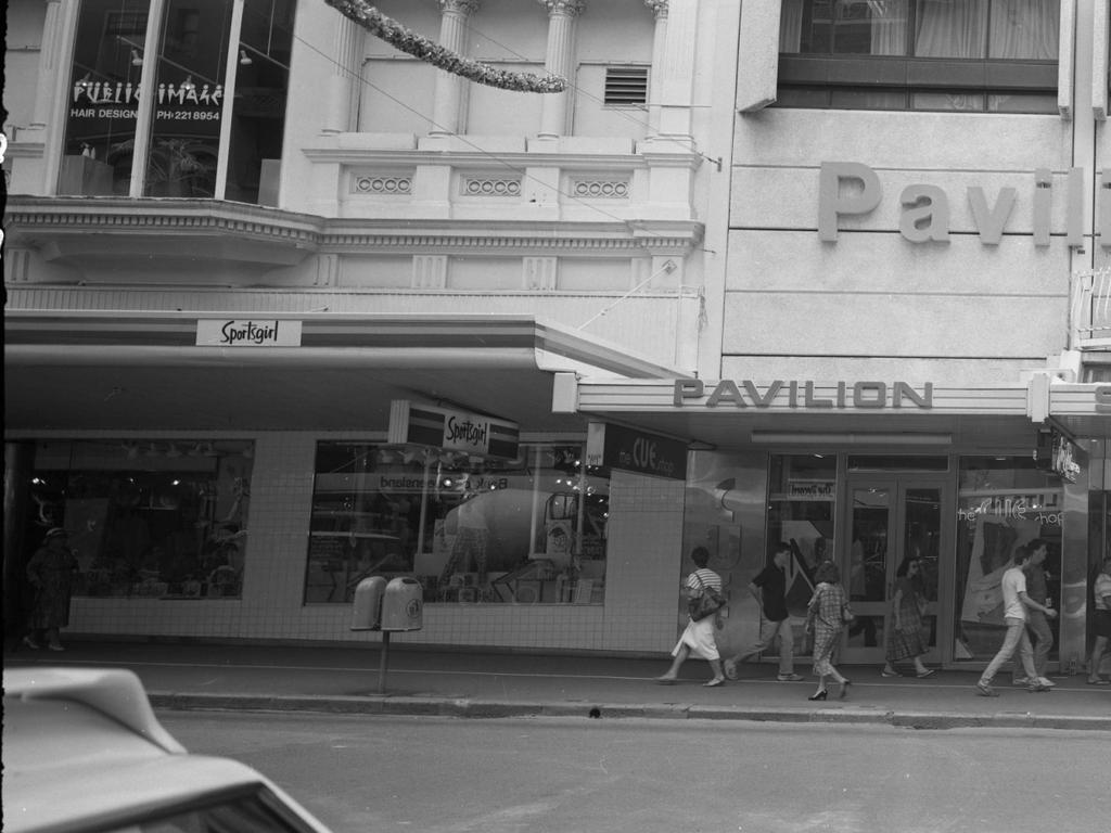 Businesses in Queen St before the mall