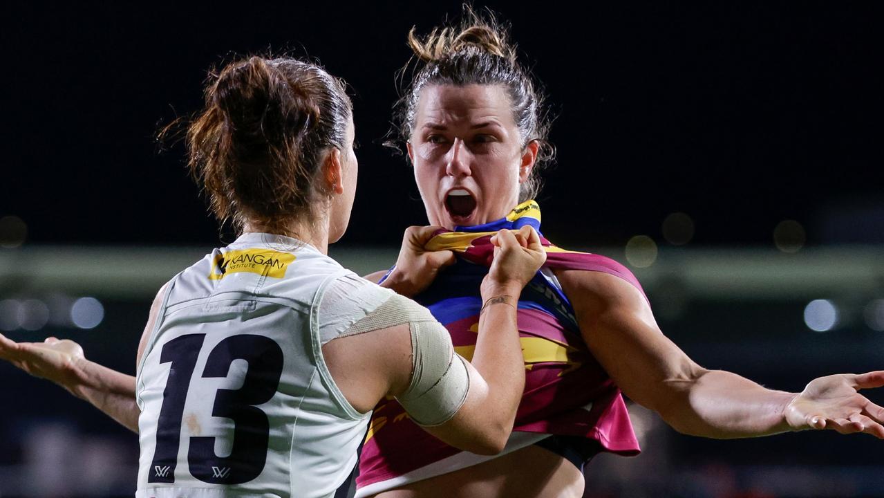 AFLW: Lions roar with ease in mauling of Magpies