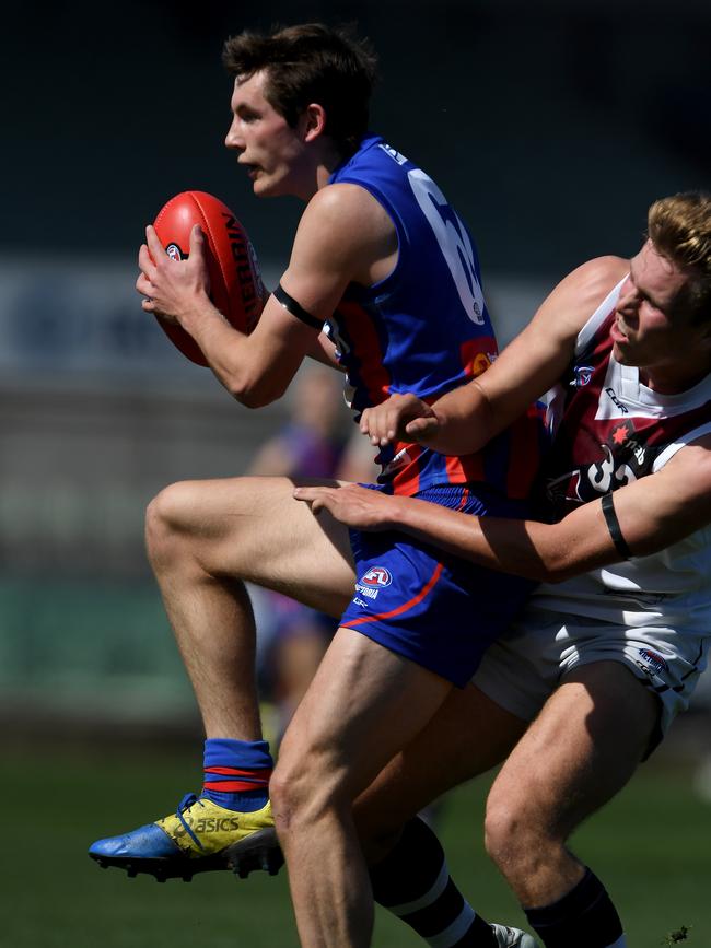 Conor Stone marks strongly in last year’s NAB League preliminary final. Picture: Andy Brownbill