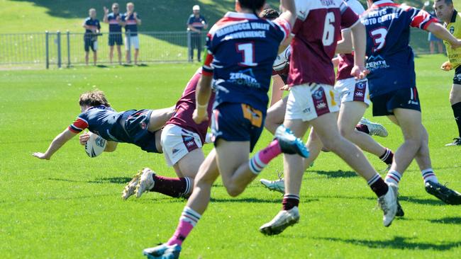 Toby Batten dived over for the first try of the match. Picture: Leigh Jensen