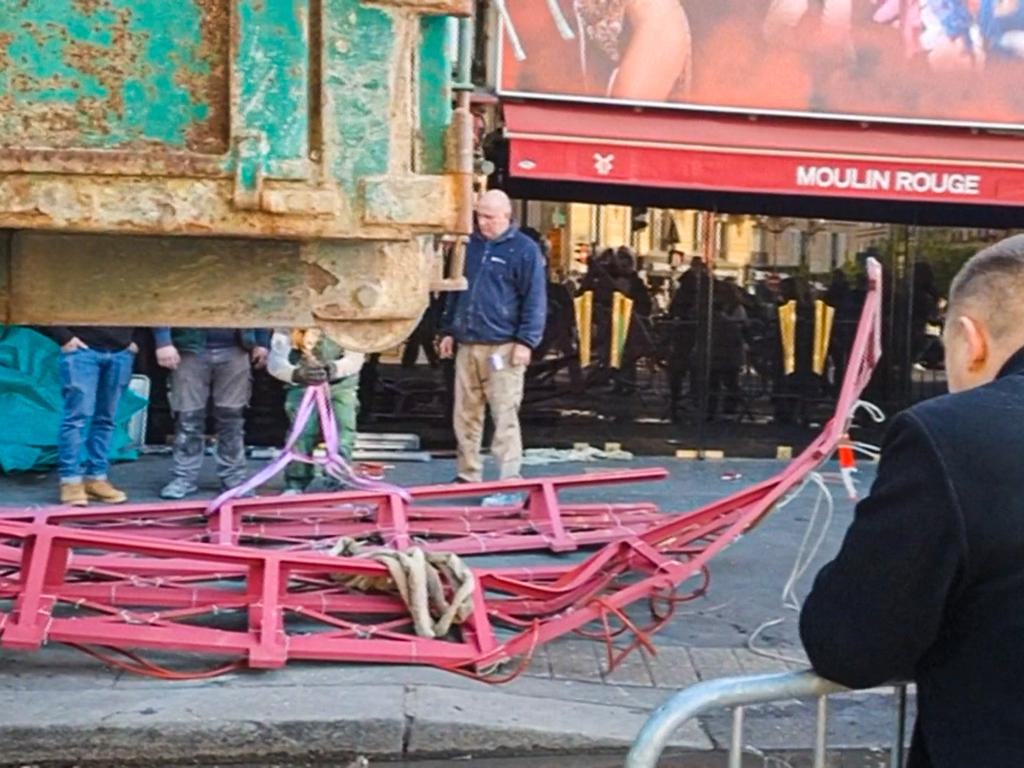 Paris landmark Moulin Rouge’s windmill sails collapse | NT News