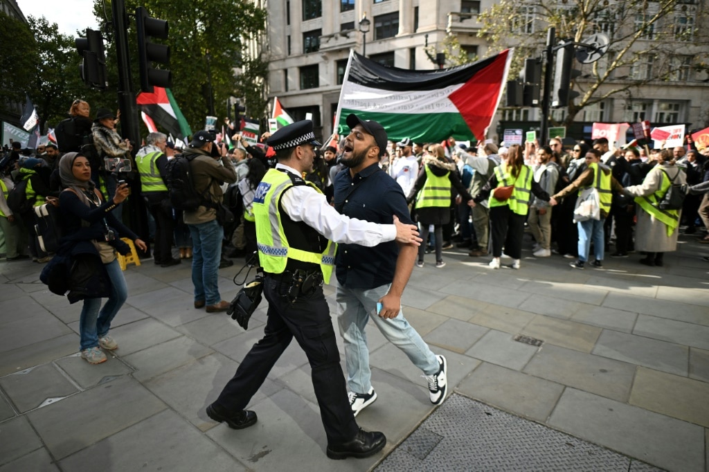 Thousands march for Palestinians ahead of Oct 7 anniversary