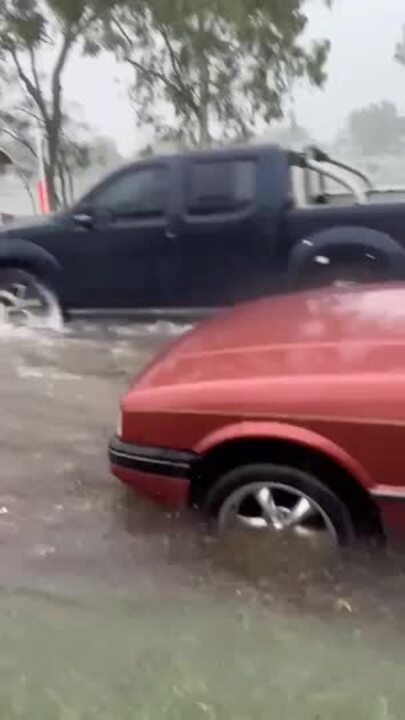 Townsville streets start flooding as massive deluge hits