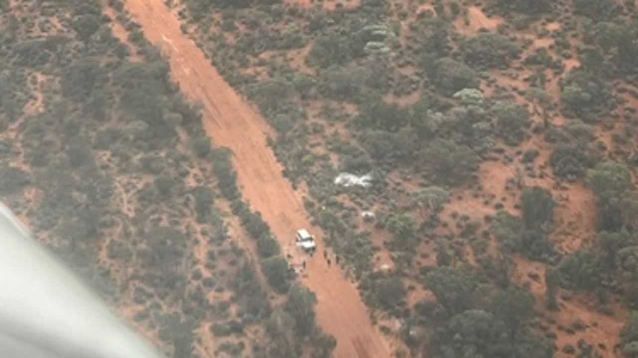 Missing travellers rescued from Aussie outback