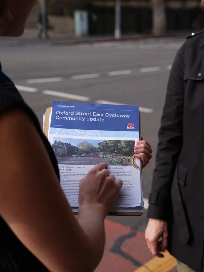 TfNSW representatives undertaking community consultation at Oxford St.