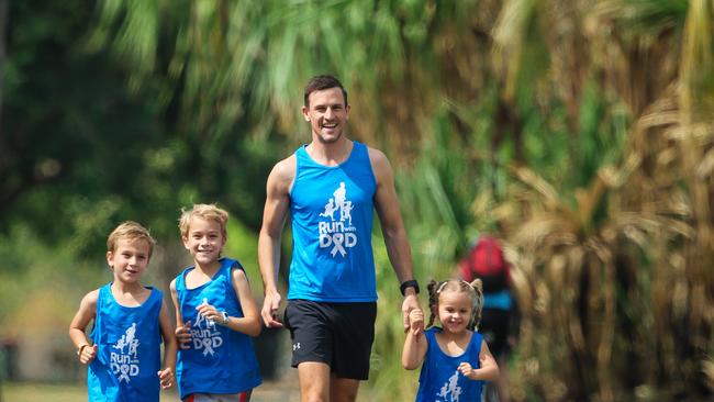 Running Dad Joshua Tidswell and his fit kids Sebastian 6, Oliver 8, and Arielle 3 ready to ‘Run With Dad’. Picture GLENN CAMPBELL