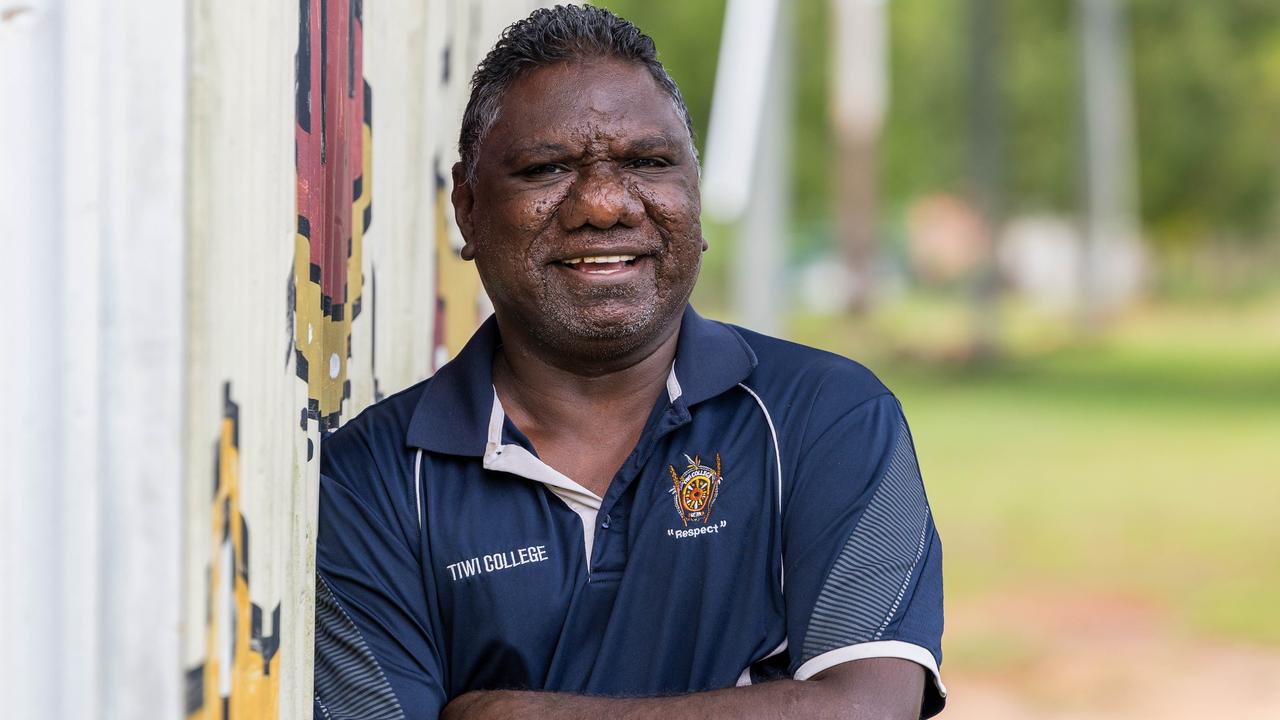 Men missing: Massive gender divide in Aboriginal health workforce