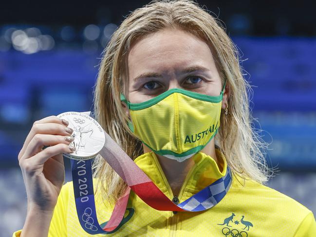 Ariarne Titmus celebrates with her 800m freestyle silver medal. Picture: Alex Coppel