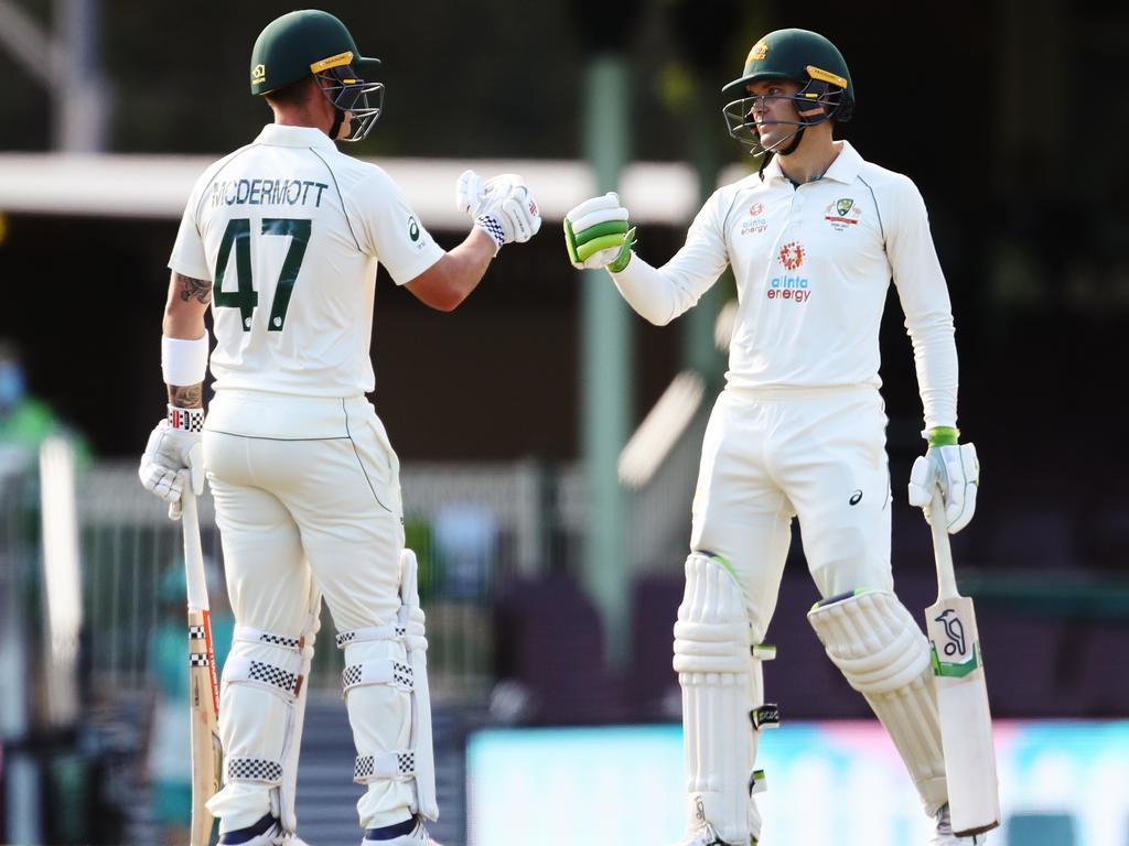 Carey rescued his side with the bat in Sydney.