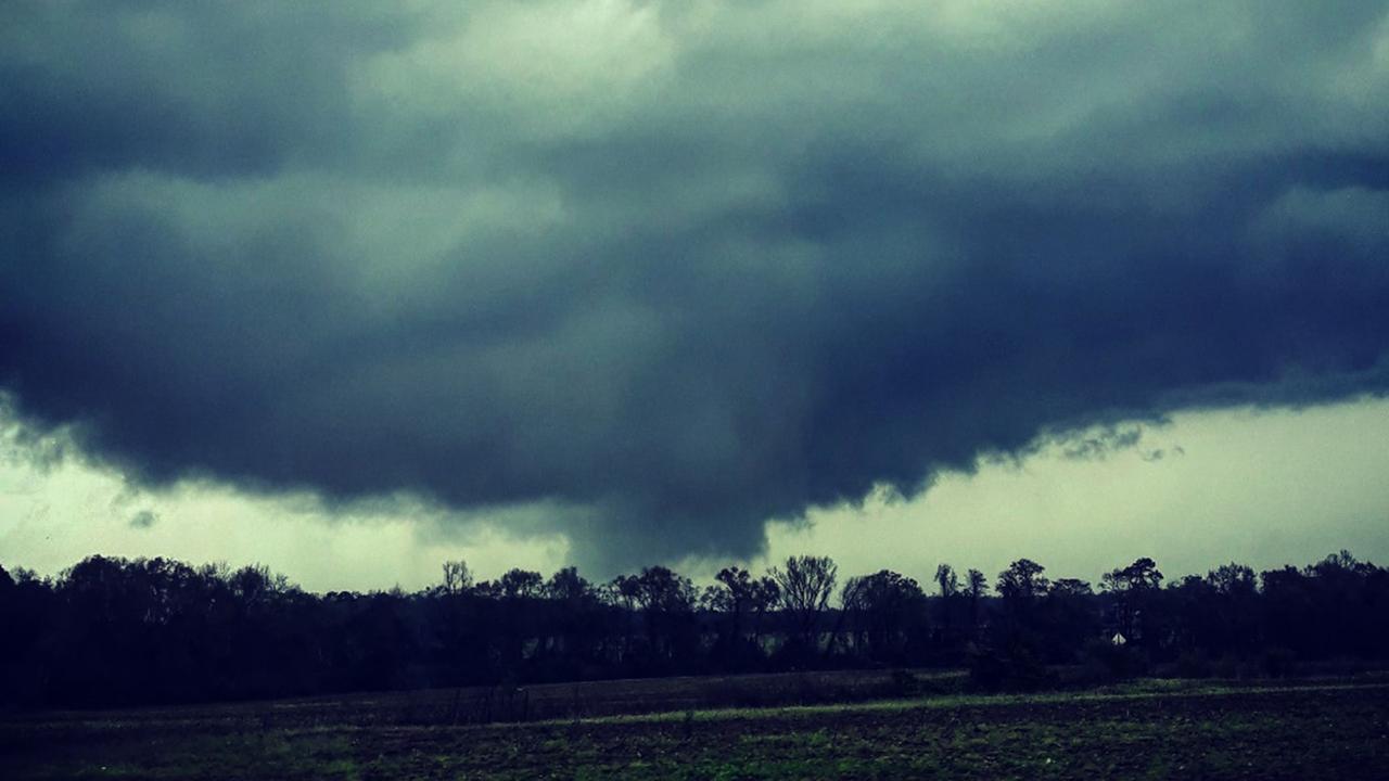 This handout image provided by Justin Merritt from his Instagram account shows a tornado in Dothan, Alabama on March 3, 2019. - A tornado killed 14 people and caused "catastrophic" damage in the southern US state of Alabama on March 3, a local sheriff said. "At this time, we have 14 confirmed fatalities," Lee County Sheriff Jay Jones said in a video posted on Facebook by a journalist from a local CBS affiliate. (Photo by Handout / COURTESY OF JUSTIN MERRITT, INSTAGRAM / AFP) / RESTRICTED TO EDITORIAL USE - MANDATORY CREDIT "AFP PHOTO / JUSTIN MERRITT via INSTAGRAM" - NO MARKETING NO ADVERTISING CAMPAIGNS - DISTRIBUTED AS A SERVICE TO CLIENTS