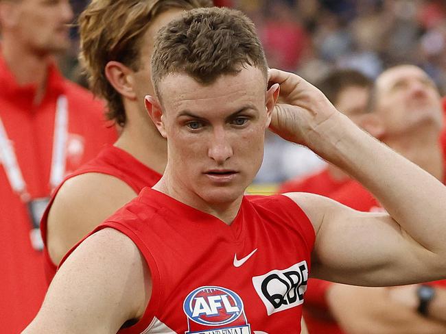 Sydney's Chad Warner and team after their loss after the 2024 AFL Grand Final between the Sydney Swans and Brisbane Lions at the MCG on September 28, 2024. Photo by Phil Hillyard(Image Supplied for Editorial Use only - **NO ON SALES** - Â©Phil Hillyard )