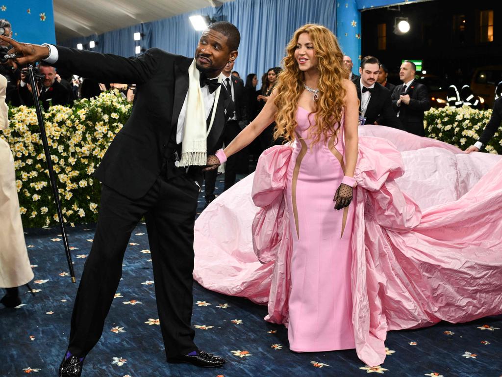 Usher and Shakira at the 2025 Met Gala. Picture: Angela Weiss/AFP