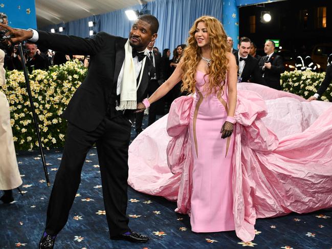 Usher and Shakira at the 2025 Met Gala. Picture: Angela Weiss/AFP