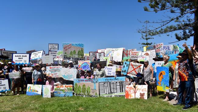 World Wetland Day visitors show off their artistic skills with new signs opposing the proposed Toondah Harbour mega development in 2020.