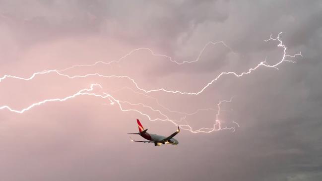 Qantas pilots have been advised to continue on their planned flight paths. Picture: Bianca Arter