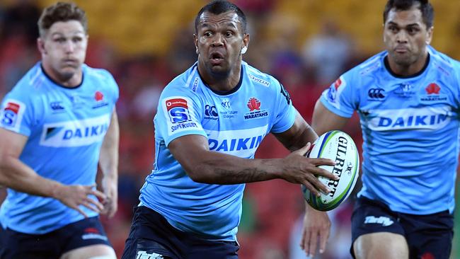 Kurtley Beale of the Waratahs (centre) is seen during the Round 14 Super Rugby match between the Queensland Reds and the NSW Waratahs at Suncorp Stadium in Brisbane, Saturday, May 18, 2019. (AAP Image/Dan Peled) NO ARCHIVING, EDITORIAL USE ONLY